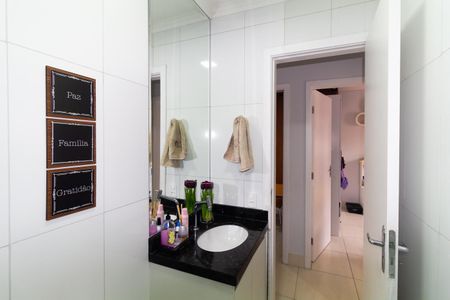 Casa à venda com 82m², 3 quartos e 2 vagas Casa à venda com 82m², 3 quartos e 2 vagasBanheiro 2