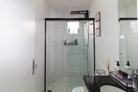 Banheiro da Suíte de casa à venda com 3 quartos, 82m² em Vila Lucia, São Paulo