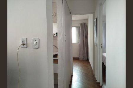 Corredor de apartamento para alugar com 2 quartos, 48m² em Vila Carrão, São Paulo