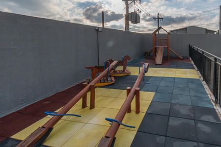 Apartamento para alugar com 51m², 2 quartos e 1 vaga Apartamento para alugar com 51m², 2 quartos e 1 vagaÁrea comum - Playground
