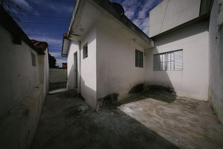 Casa para alugar com 50m², 2 quartos e 1 vaga Casa para alugar com 50m², 2 quartos e 1 vagaQuintal