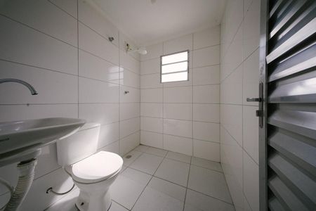 Casa para alugar com 50m², 2 quartos e 1 vaga Casa para alugar com 50m², 2 quartos e 1 vagaBanheiro