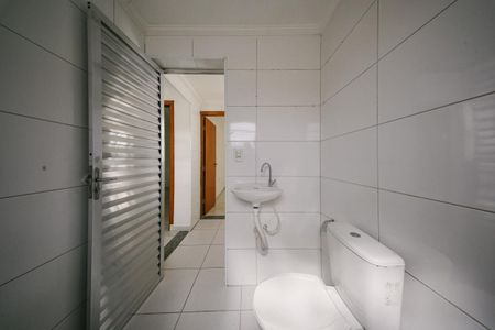 Casa para alugar com 50m², 2 quartos e 1 vaga Casa para alugar com 50m², 2 quartos e 1 vagaBanheiro