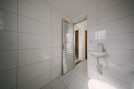 Casa para alugar com 50m², 2 quartos e 1 vaga Casa para alugar com 50m², 2 quartos e 1 vagaBanheiro