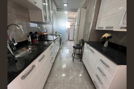 Apartamento à venda com 148m², 4 quartos e 1 vaga