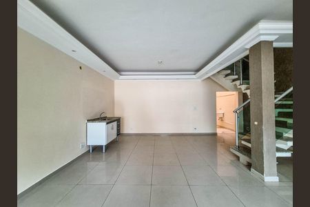 Apartamento para alugar com 100m², 2 quartos e 1 vaga Apartamento para alugar com 100m², 2 quartos e 1 vagaCozinha e Área de Serviço