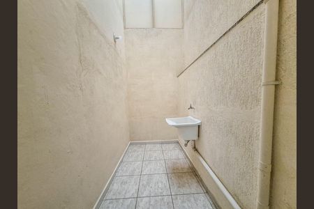 Apartamento para alugar com 100m², 2 quartos e 1 vaga Apartamento para alugar com 100m², 2 quartos e 1 vagaCozinha e Área de Serviço