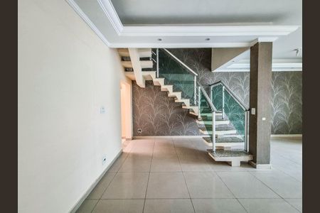 Apartamento para alugar com 100m², 2 quartos e 1 vaga Apartamento para alugar com 100m², 2 quartos e 1 vagaCozinha e Área de Serviço