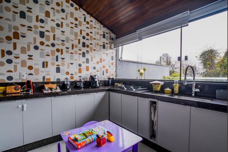 Apartamento à venda com 140m², 2 quartos e 2 vagas Apartamento à venda com 140m², 2 quartos e 2 vagasCozinha