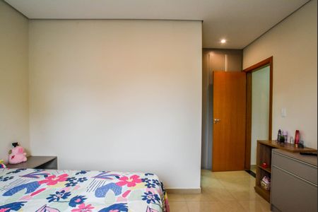 Apartamento à venda com 140m², 2 quartos e 2 vagas Apartamento à venda com 140m², 2 quartos e 2 vagasQuarto Suíte
