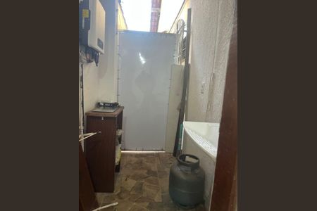 Banheiro de kitnet/studio para alugar com 1 quarto, 44m² em Rio do Ouro, São Gonçalo