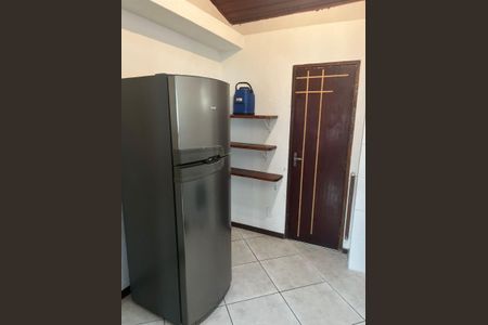 Cozinha de kitnet/studio para alugar com 1 quarto, 44m² em Rio do Ouro, São Gonçalo