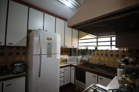 Casa à venda com 3 quartos, 150m² em Jardim Sabara, São Paulo