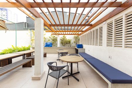 Studio para alugar com 30m², 1 quarto e 1 vaga Studio para alugar com 30m², 1 quarto e 1 vagaÁrea comum - Pátio