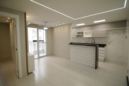 Sala de apartamento para alugar com 2 quartos, 55m² em Anil, Rio de Janeiro