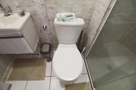 Apartamento à venda com 46m², 2 quartos e sem vaga Apartamento à venda com 46m², 2 quartos e sem vagaBanheiro