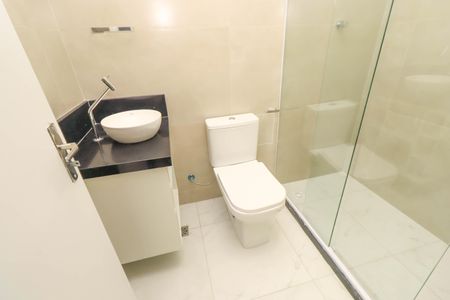 Casa para alugar com 55m², 2 quartos e 1 vaga Casa para alugar com 55m², 2 quartos e 1 vagaBanheiro Social