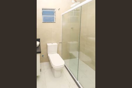 Casa para alugar com 55m², 2 quartos e 1 vaga Casa para alugar com 55m², 2 quartos e 1 vagaBanheiro Social