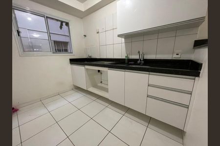 Cozinha de apartamento à venda com 2 quartos, 54m² em Residencial Real Parque, Sumaré