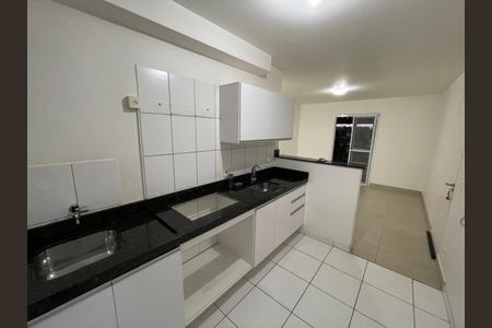 Cozinha de apartamento à venda com 2 quartos, 54m² em Residencial Real Parque, Sumaré