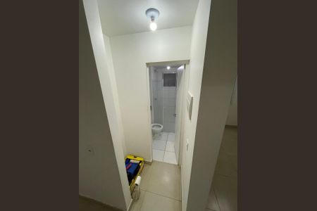 Banheiro de apartamento à venda com 2 quartos, 54m² em Residencial Real Parque, Sumaré