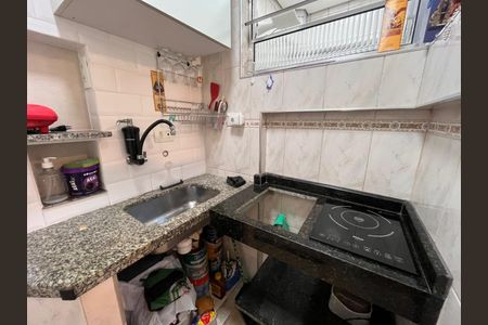 Cozinha de apartamento para alugar com 1 quarto, 17m² em Aviação, Praia Grande