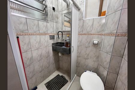 Banheiro de apartamento para alugar com 1 quarto, 17m² em Aviação, Praia Grande
