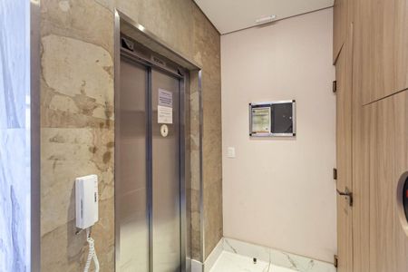 Apartamento à venda com 90m², 3 quartos e 2 vagasHall social