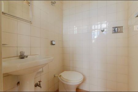 Apartamento à venda com 116m², 1 quarto e 2 vagas Apartamento à venda com 116m², 1 quarto e 2 vagasBanheiro de serviço