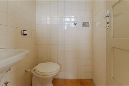 Banheiro de serviço de apartamento à venda com 1 quarto, 116m² em Liberdade, São Paulo