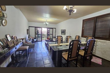 Casa à venda com 180m², 3 quartos e sem vaga