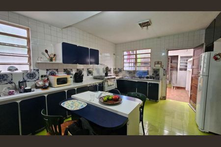 Casa à venda com 3 quartos, 180m² em Chácara Monte Alegre, São Paulo