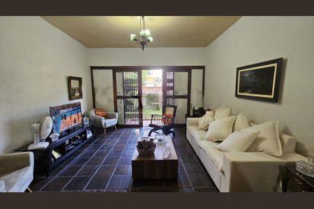 Casa à venda com 3 quartos, 180m² em Chácara Monte Alegre, São Paulo