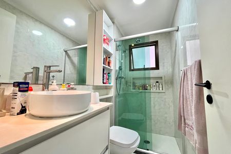 Apartamento para alugar com 123m², 3 quartos e 3 vagas Apartamento para alugar com 123m², 3 quartos e 3 vagasBanheiro Corredor