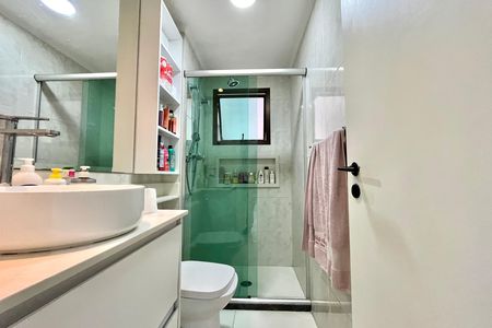 Apartamento para alugar com 123m², 3 quartos e 3 vagas Apartamento para alugar com 123m², 3 quartos e 3 vagasBanheiro Corredor
