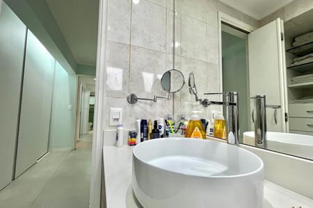 Apartamento para alugar com 123m², 3 quartos e 3 vagas Apartamento para alugar com 123m², 3 quartos e 3 vagasBanheiro da Suíte 1