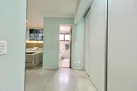 Apartamento para alugar com 123m², 3 quartos e 3 vagas Apartamento para alugar com 123m², 3 quartos e 3 vagasCloset da suíte 1