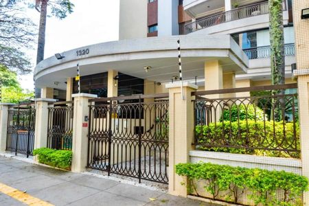 Apartamento para alugar com 123m², 3 quartos e 3 vagas Apartamento para alugar com 123m², 3 quartos e 3 vagasFachada