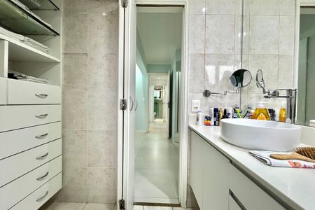 Apartamento para alugar com 123m², 3 quartos e 3 vagas Apartamento para alugar com 123m², 3 quartos e 3 vagasBanheiro da Suíte 1