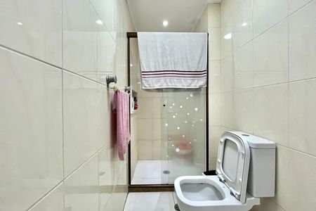 Apartamento para alugar com 123m², 3 quartos e 3 vagas Apartamento para alugar com 123m², 3 quartos e 3 vagasBanheiro da Suíte 2