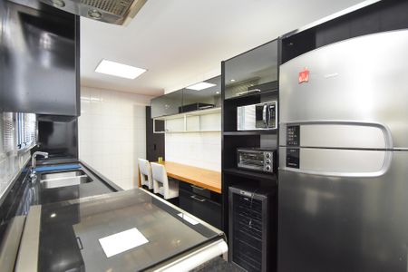 Apartamento à venda com 193m², 3 quartos e 4 vagas Apartamento à venda com 193m², 3 quartos e 4 vagascozinha