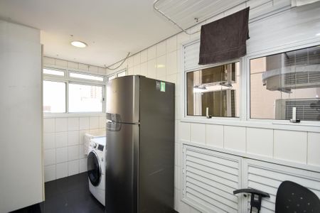 Apartamento à venda com 193m², 3 quartos e 4 vagas Apartamento à venda com 193m², 3 quartos e 4 vagaslavanderia