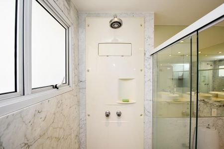 Apartamento à venda com 193m², 3 quartos e 4 vagas Apartamento à venda com 193m², 3 quartos e 4 vagasbanheiro suite 3