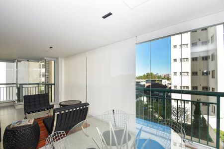 Apartamento à venda com 193m², 3 quartos e 4 vagas Apartamento à venda com 193m², 3 quartos e 4 vagasvaranda sala de estar 2
