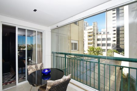 varanda Sala de tv de apartamento à venda com 3 quartos, 193m² em Jardim Paulista, São Paulo