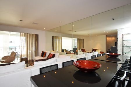 Apartamento à venda com 193m², 3 quartos e 4 vagas Apartamento à venda com 193m², 3 quartos e 4 vagassala de jantar