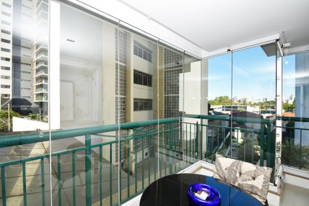 Apartamento à venda com 193m², 3 quartos e 4 vagas Apartamento à venda com 193m², 3 quartos e 4 vagasvaranda Sala de tv
