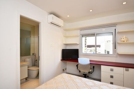 Apartamento à venda com 193m², 3 quartos e 4 vagas Apartamento à venda com 193m², 3 quartos e 4 vagassuite 1