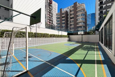 Apartamento à venda com 193m², 3 quartos e 4 vagas Apartamento à venda com 193m², 3 quartos e 4 vagasquadra