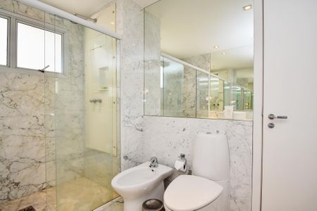 Apartamento à venda com 193m², 3 quartos e 4 vagas Apartamento à venda com 193m², 3 quartos e 4 vagasbanheiro suite 3